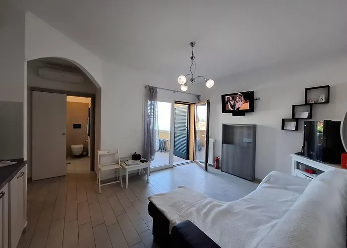 Pe-05b By Interhome * Peschiera del Garda